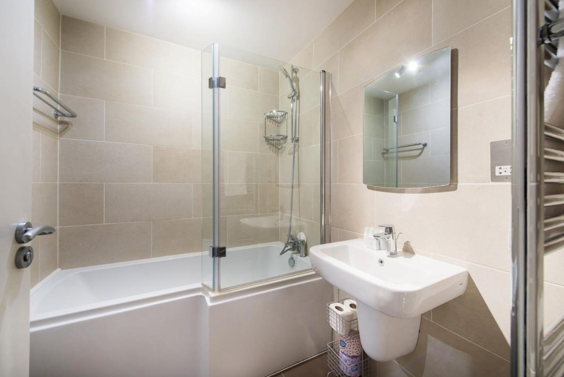 Views For Days - Fitzrovia - By Frankie Says Apartment London Exterior photo